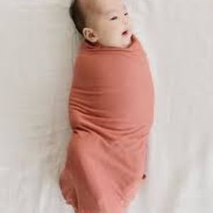Solly Swaddle Creme